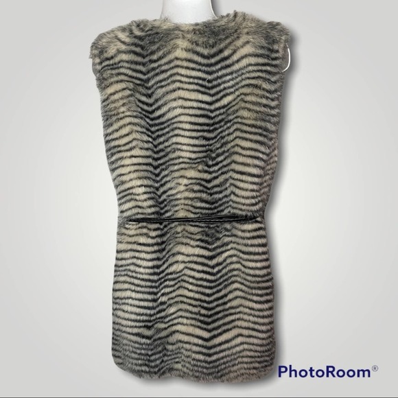Betsey Johnson Black & White Zebra Stripe Faux Fur Boho Vest With Belt Size S - Picture 3 of 14